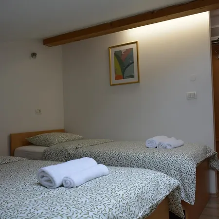 Borealis Motel Komen